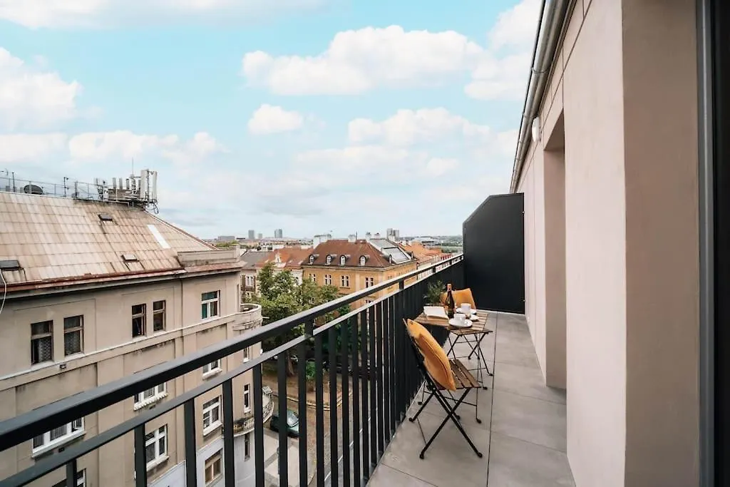 Cavallo Romantic Rooftop L Studio City Center Apartment Prague